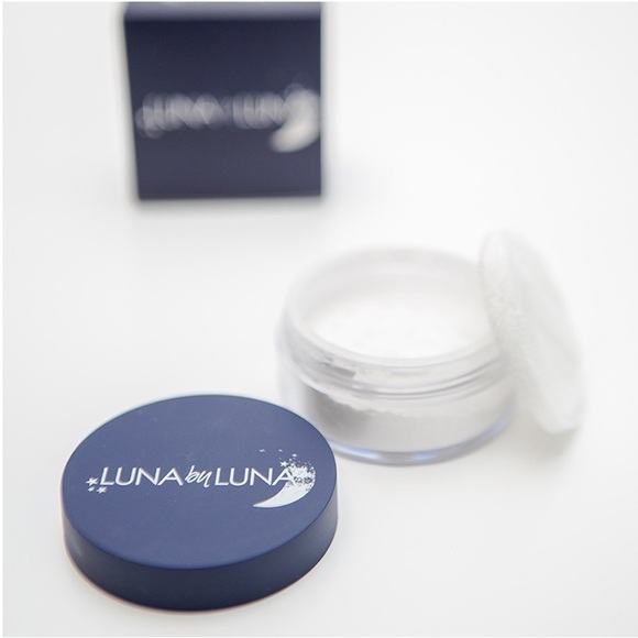 Luna by Luna Translucent Powder - Picture 1 of 8